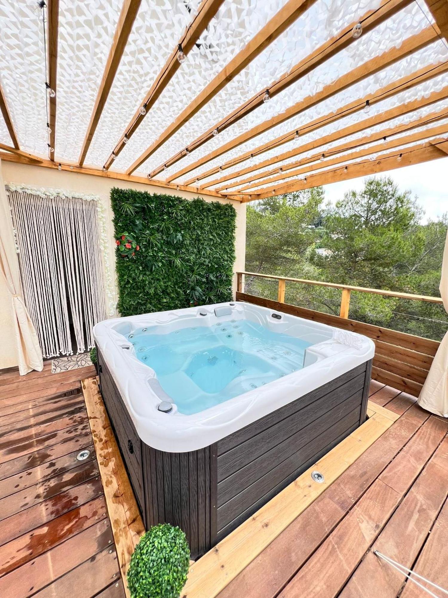 Love Room Tente Lodge Spa Mfg Chez C&C, Exclusivement Reservee Aux Adultes Cantaron Extérieur photo