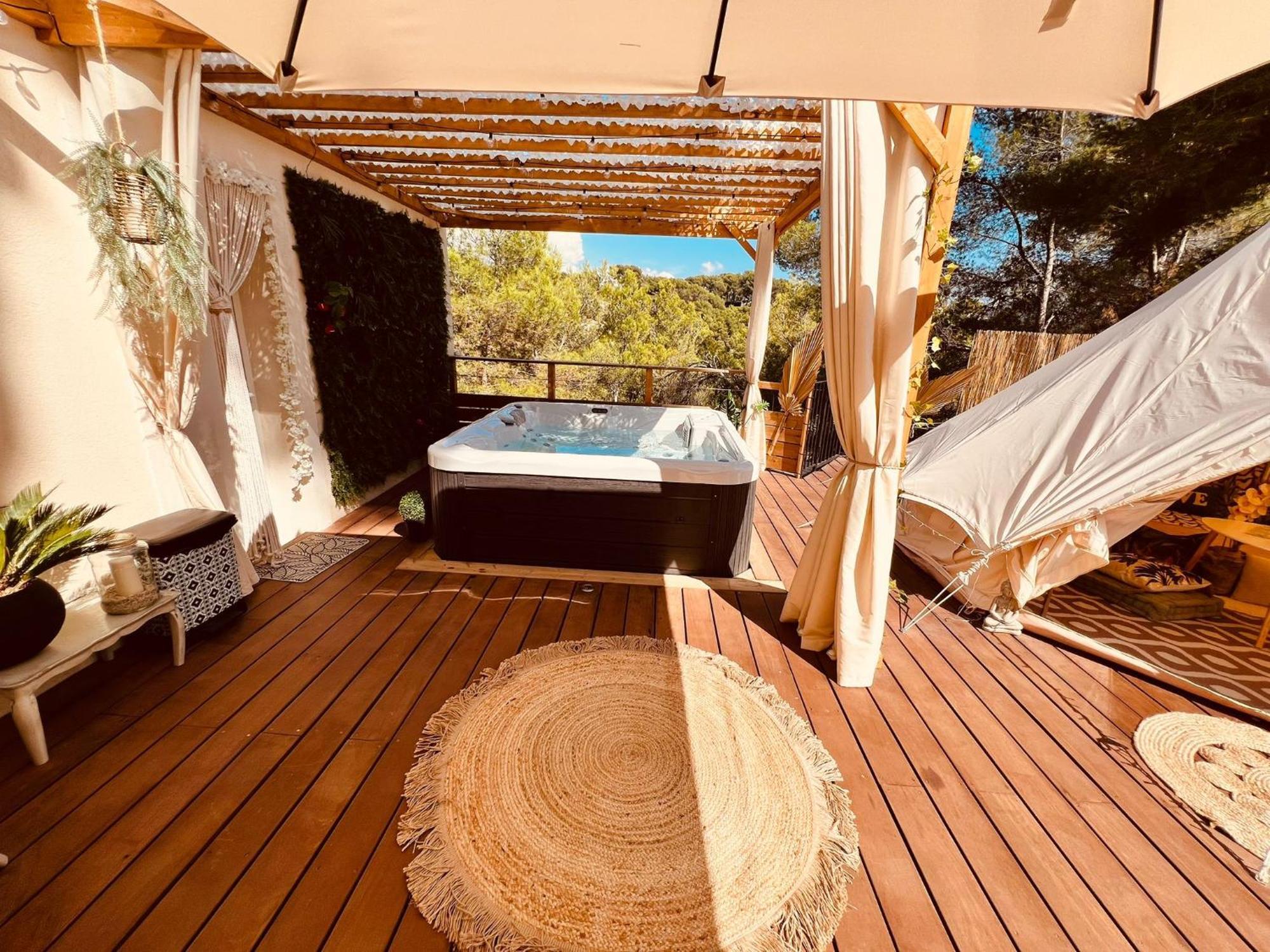 Love Room Tente Lodge Spa Mfg Chez C&C, Exclusivement Reservee Aux Adultes Cantaron Extérieur photo