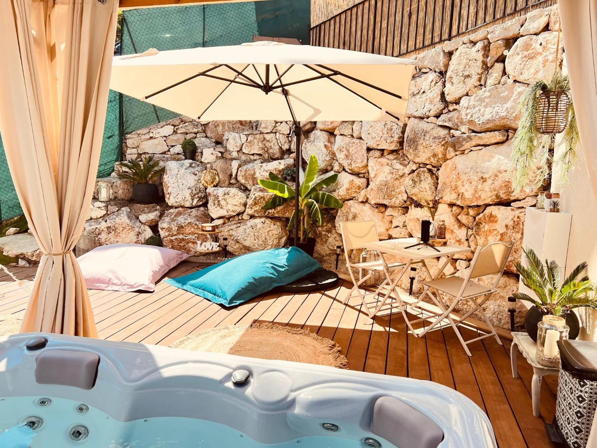 Love Room Tente Lodge Spa Mfg Chez C&C, Exclusivement Reservee Aux Adultes Cantaron Extérieur photo